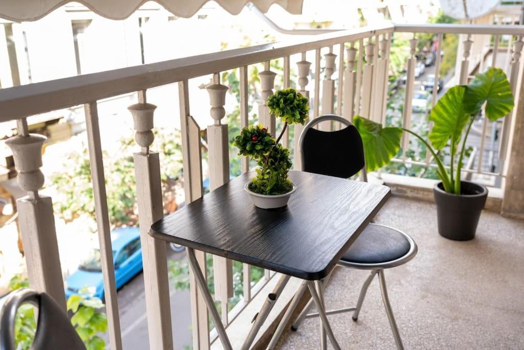Entire Apt, 2nd Floor, Balcony Apartment Athen
