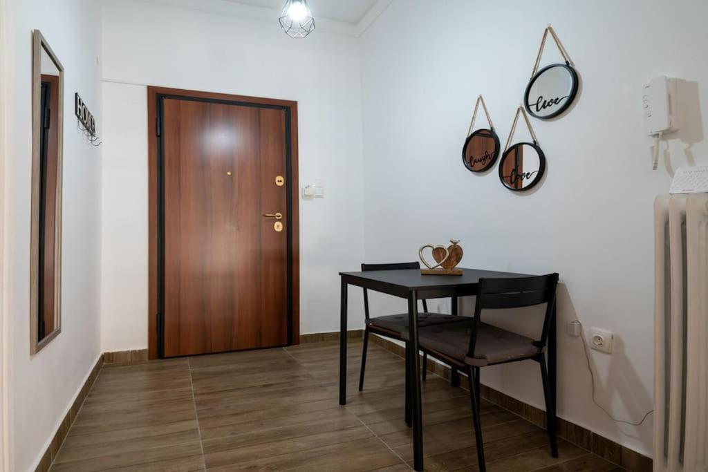 Entire Apt, 2nd Floor, Balcony Athen