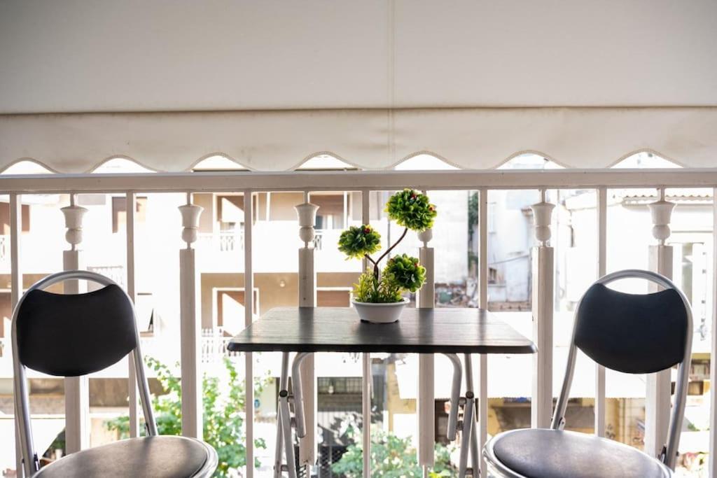 Entire Apt, 2nd Floor, Balcony Appartement *
